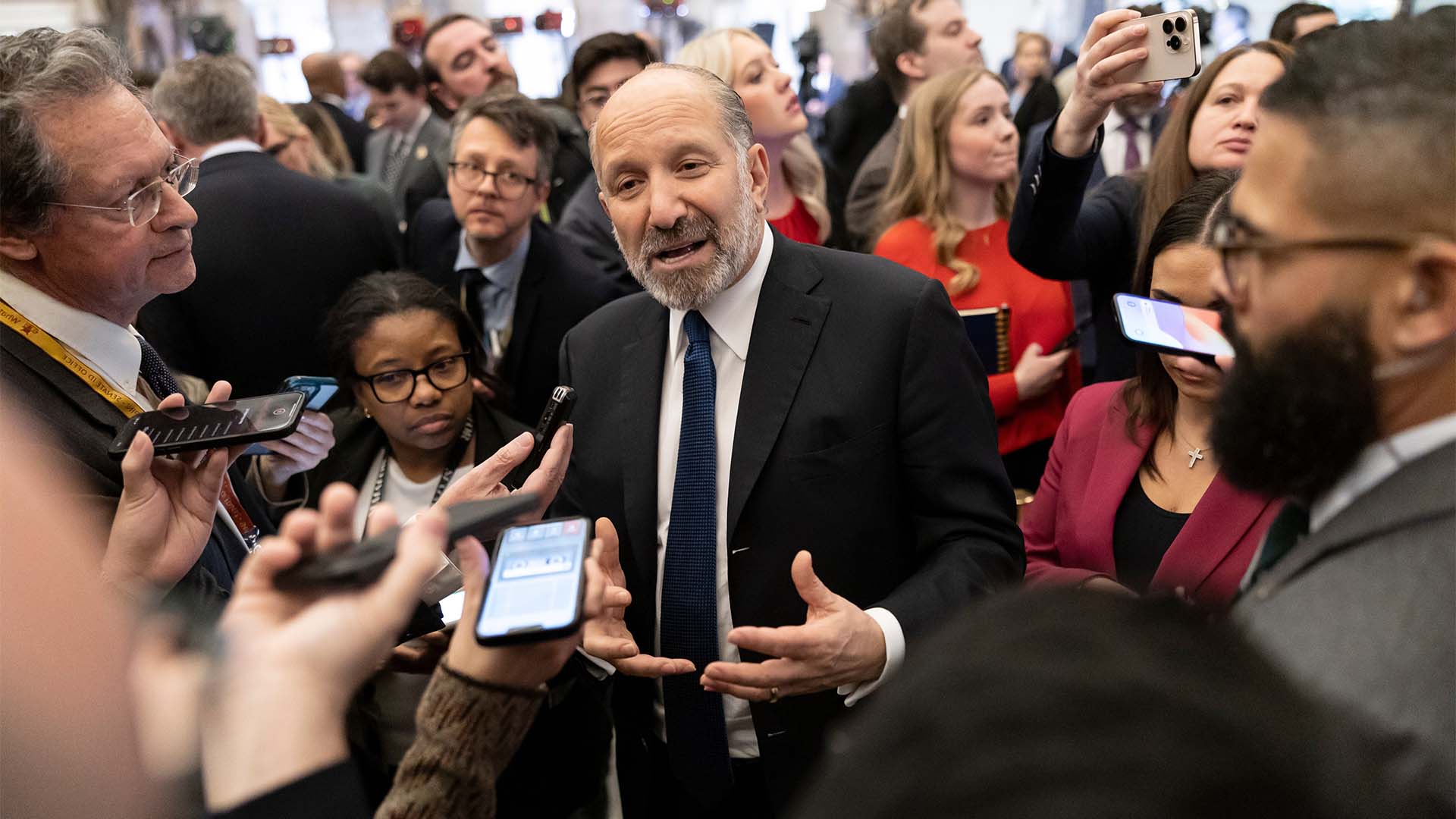 Howard Lutnick, secretário de comércio dos EUA, fala sobre tarifas no café | Crédito: Schutterstock